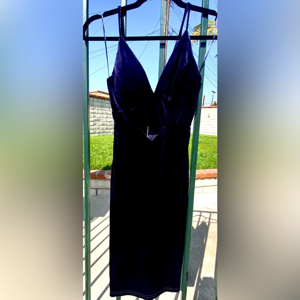 Windsor Velvet Midnight Blue Dress. XS key hole under breast.